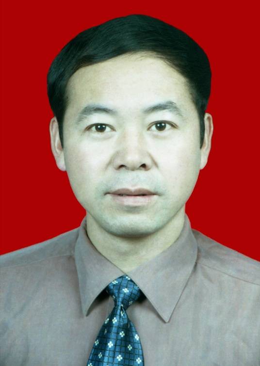 江健(安徽省黄山市屯溪区人大常委会主任)