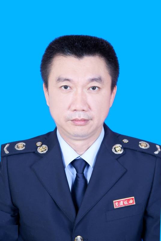 杨国兴（国家税务总局屯昌县税务局党委书记、局长）