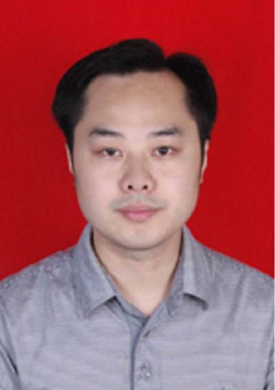 向华(宜宾市政协文史委主任、九三学社宜宾市委副主委)