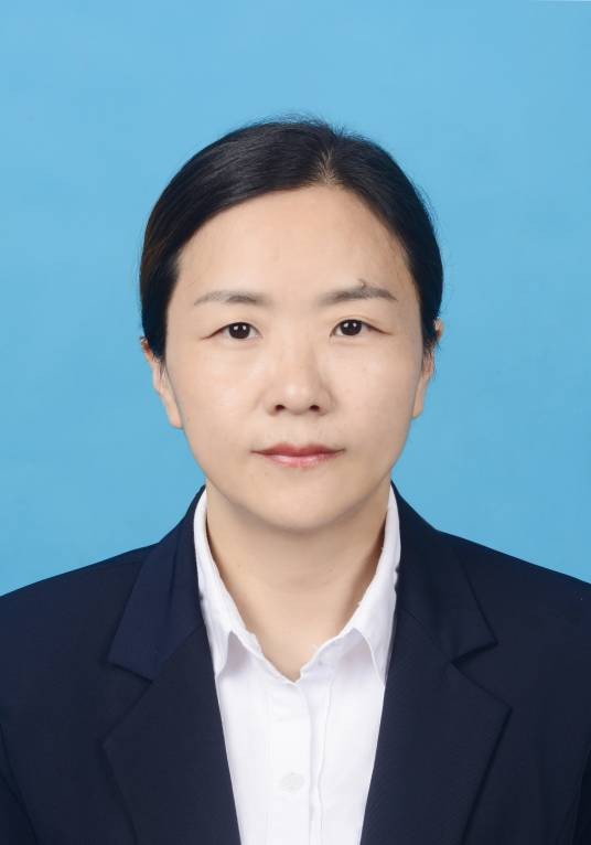 殷雪梅(湘西自治州民宗局党组成员、副局长)