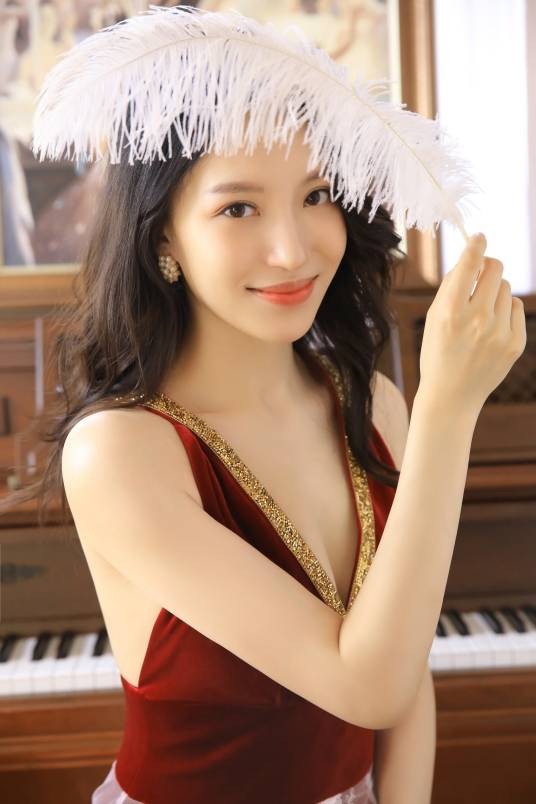 何丽(上海世博会江苏馆形象大使)