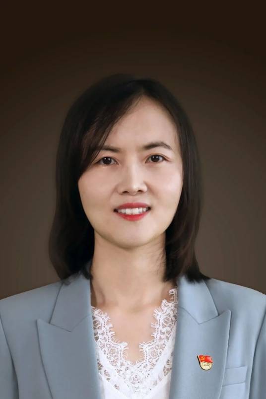 潘芳芳(中创新航科技集团股份有限公司高级副总裁、 首席技术官)