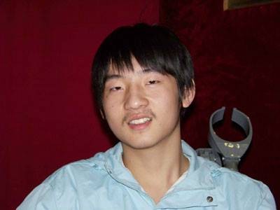 廖波(汶川地震中的“夹缝男孩”)