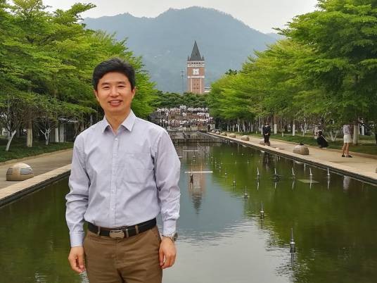 谢建华(四川师范大学影视与传媒学院副院长)