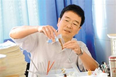 贺光辉(全国模范教师)