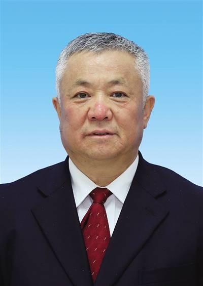 冯超(内蒙古原鄂尔多斯市委常委、纪委书记)