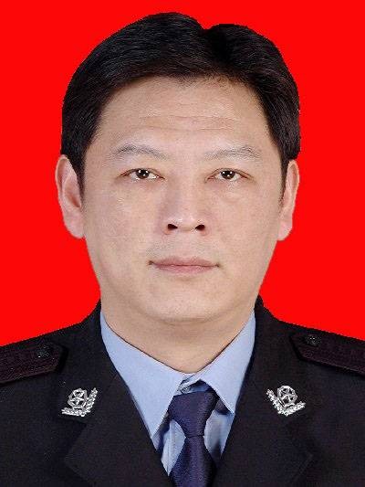 姜斌(江西省吉安市公安局党委委员、副局长、三级高级警长)