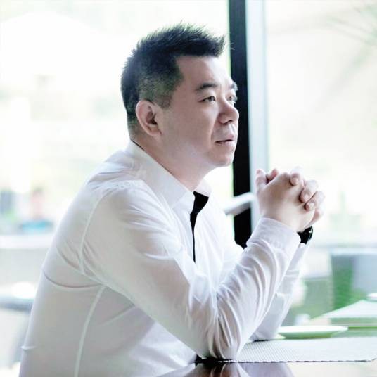 王明(中乐集团董事长中国名人俱乐部主席)