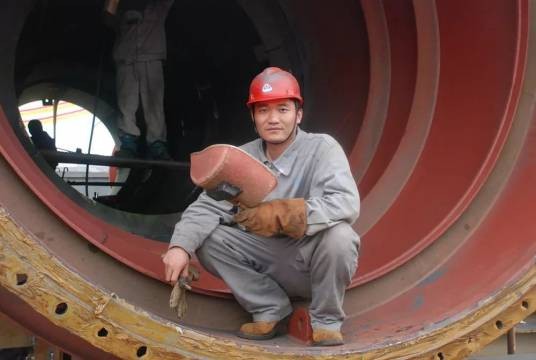 孙玉龙（泰州口岸船舶有限公司电焊工）