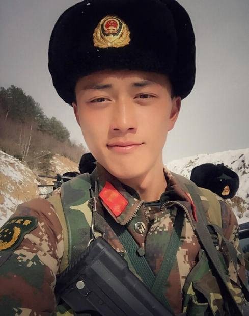 杨明鑫（武警、演员）