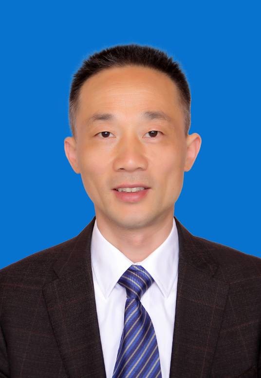 陈桦（重庆市潼南区委教育工委副书记）