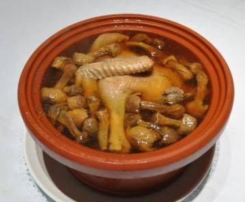 姬松茸炖鸡