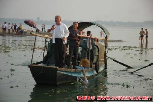 中国新闻摄影“金镜头”奖