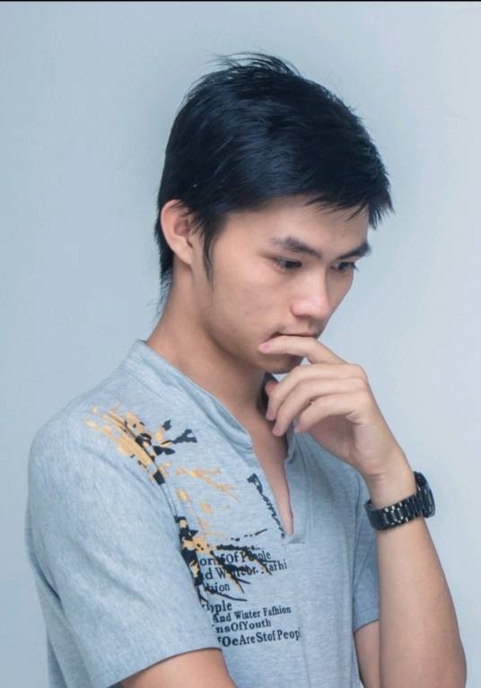 杨康成（中国男导演、视觉特效、编剧、演员、摄影）