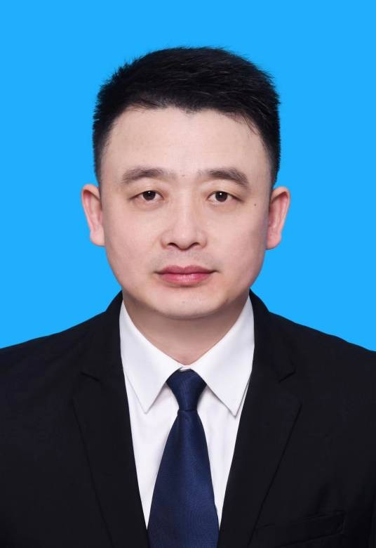 冯宇（江苏省泰兴市人民政府副市长、公安局局长）