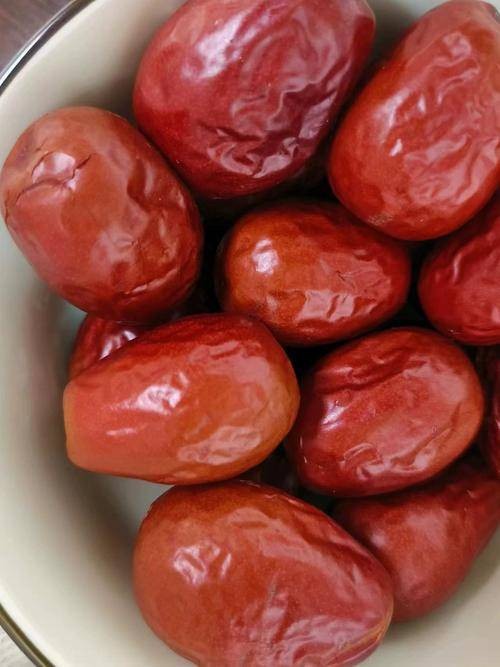 红枣（一种常见干果）