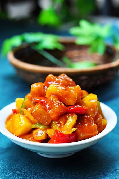 广味菠萝咕鲁肉