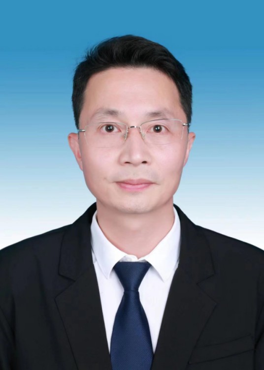 张伟强（福建省宁德市柘荣县人民政府党组成员、科技副县长）