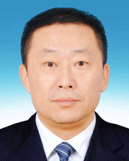 李成群（山东省泰安市宁阳县人力资源和社会保障局党组成员，县公共就业和人才服务中心主任）