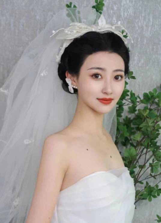 张惠新（演员）