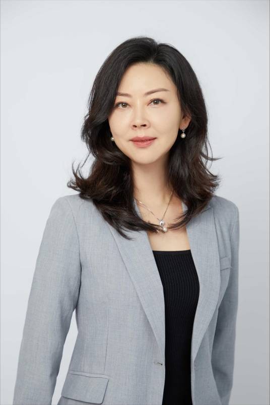 方媛（宝马中国企业事务副总裁，兼任华晨宝马公共关系及企业社会责任副总裁）