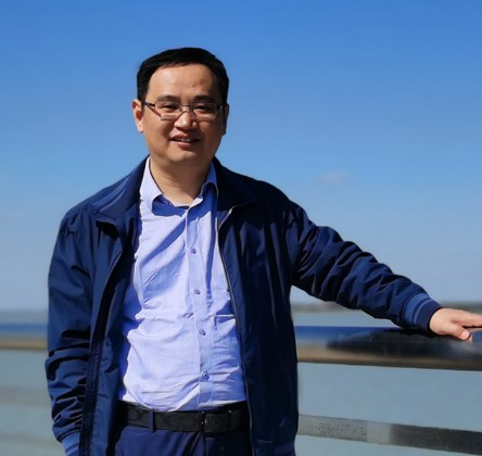 张天然（上海市城市规划设计研究院交通分院院长，正高级工程师，同济大学博士）