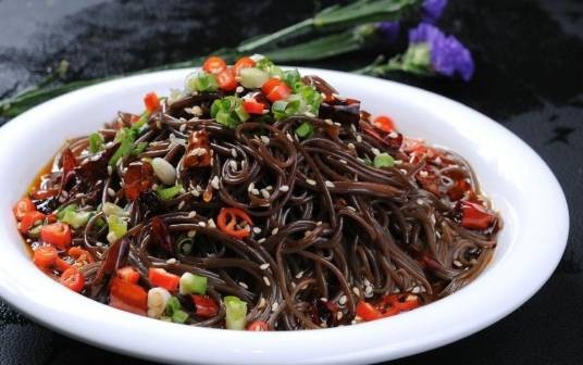 凉拌蕨根