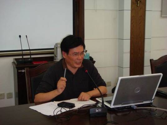 郑俊华（复旦大学环境科学与工程系教授）