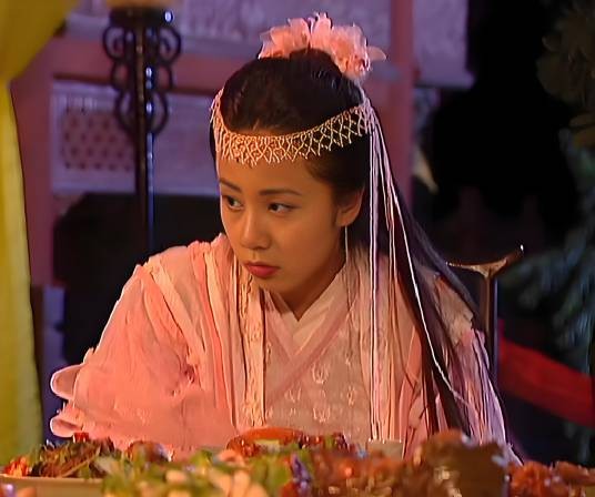 金牡丹（《天地传说之鱼美人》中的宰相之女角色^）