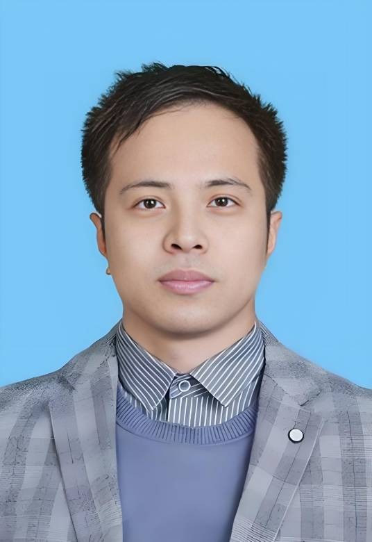 韩胜（复旦大学化学系博士）
