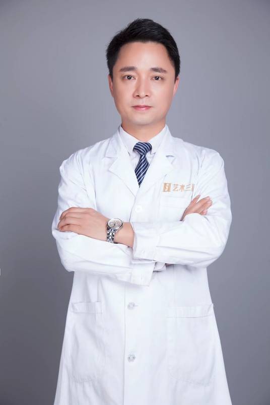 李强（长沙开福魅力三和医疗美容门诊部医生）