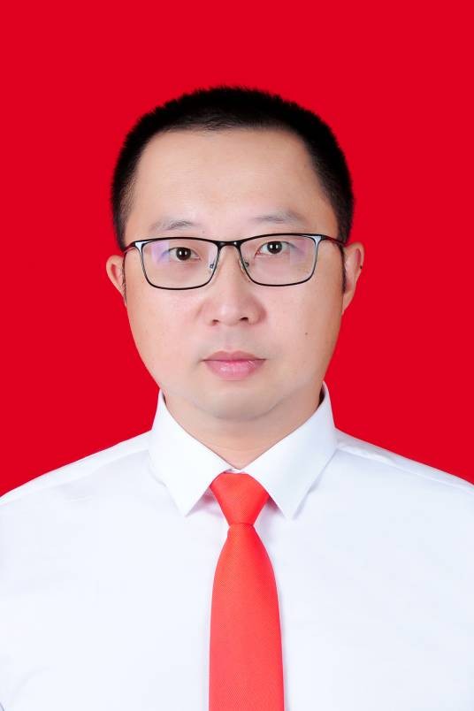 章璋(江西省赣州市章贡区沙石镇党委宣传、统战委员)