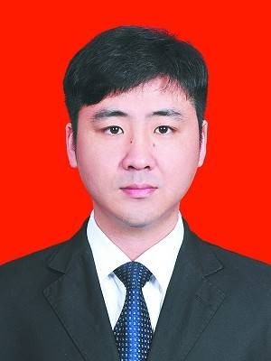 包华（浙江义乌市上溪镇党委委员、纪委书记）