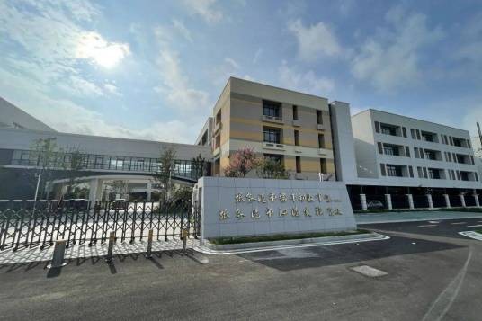 张家港市梁丰初级中学