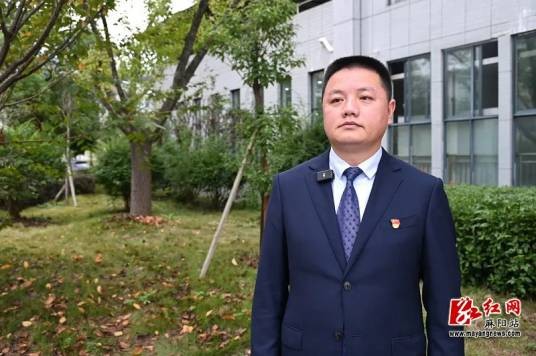 张平平（麻阳苗族自治县人民政府办公室主任）