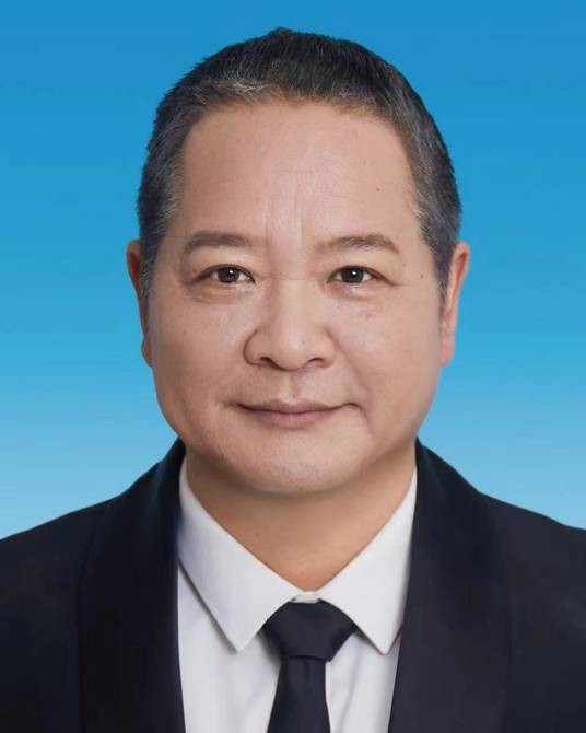 王永伟（漯河医学高等专科学校党委委员、工会主席）