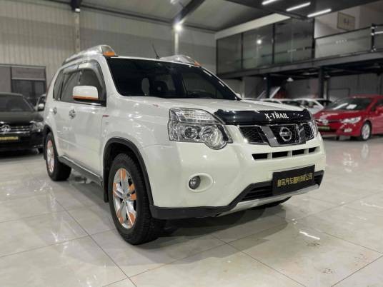 2012款奇骏 2.5L XL 豪华版 MT 4WD