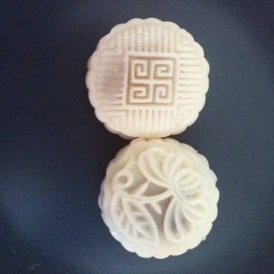 冰皮豆沙月饼