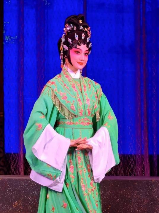 粤剧演员 龚洁影